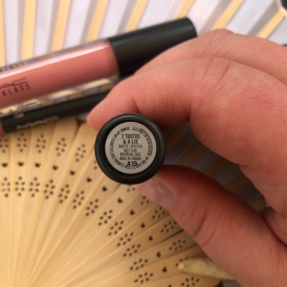 New MAC - Pink It Over - Lip Kit - Picture 5 of 14